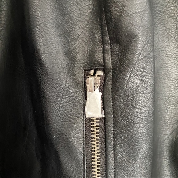 ModCloth Plus Size Vegan Leather Moto Jacket 4X - Picture 2 of 9